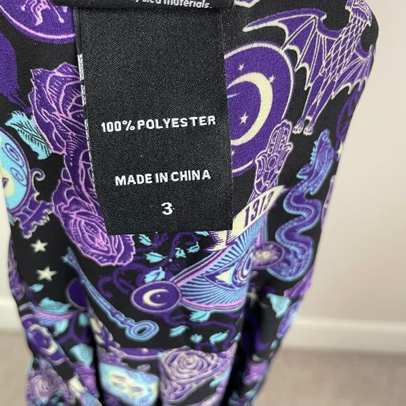 Disney Torrid Black Purple Haunted Mansion 3/4 Sleeve Split V Pop Over Top 3X - Picture 9 of 10